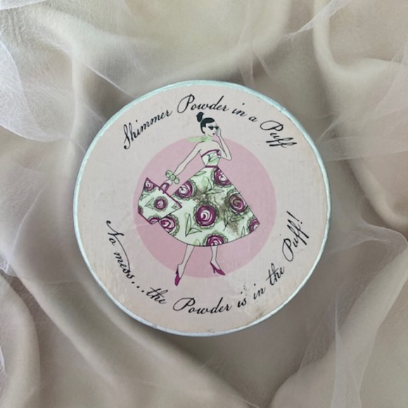Shimmer Powder in a Puff - Picture 2 of 11